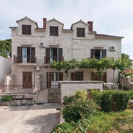 Two-bedroom In Lejlighed *